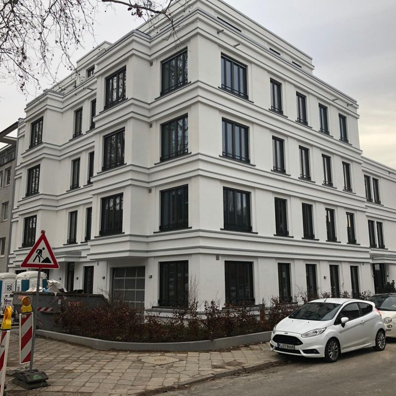 e2995d91-21fd-44b7-8429-ead558e4b8eb-1