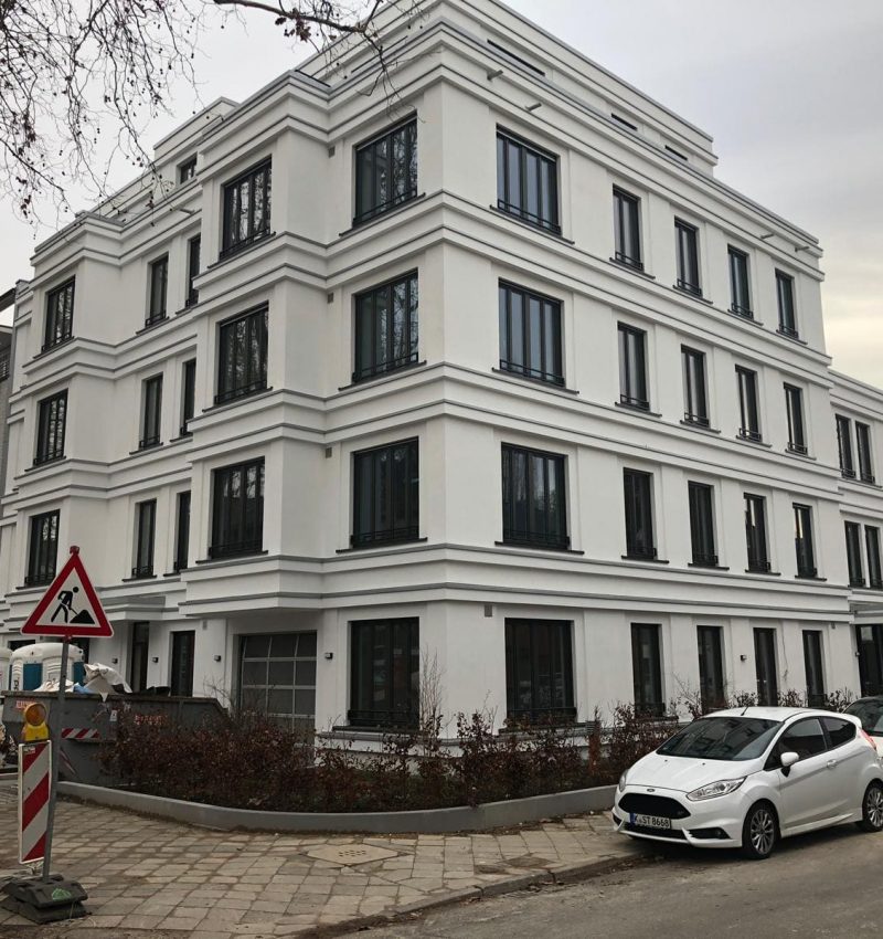 e2995d91-21fd-44b7-8429-ead558e4b8eb-1